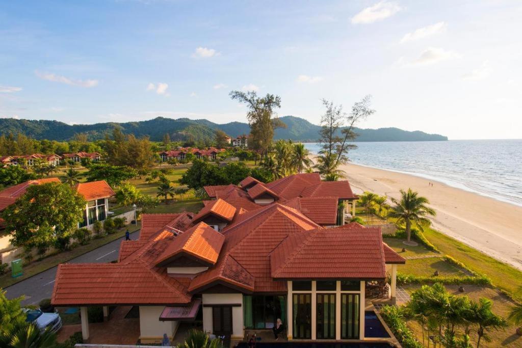 Sabah Beach Villas&Suites Kota Kinabalu Exterior foto