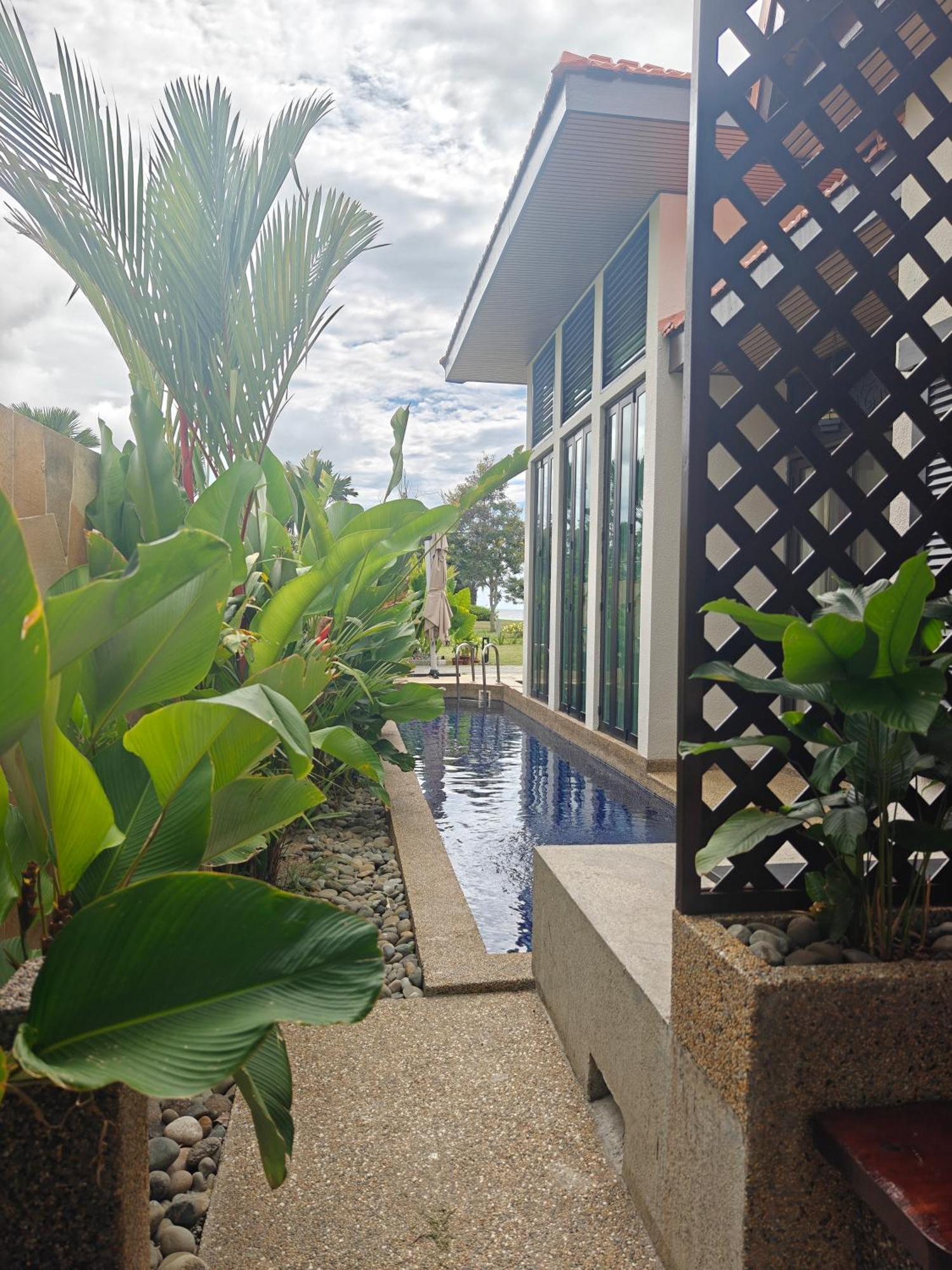 Sabah Beach Villas&Suites Kota Kinabalu Exterior foto