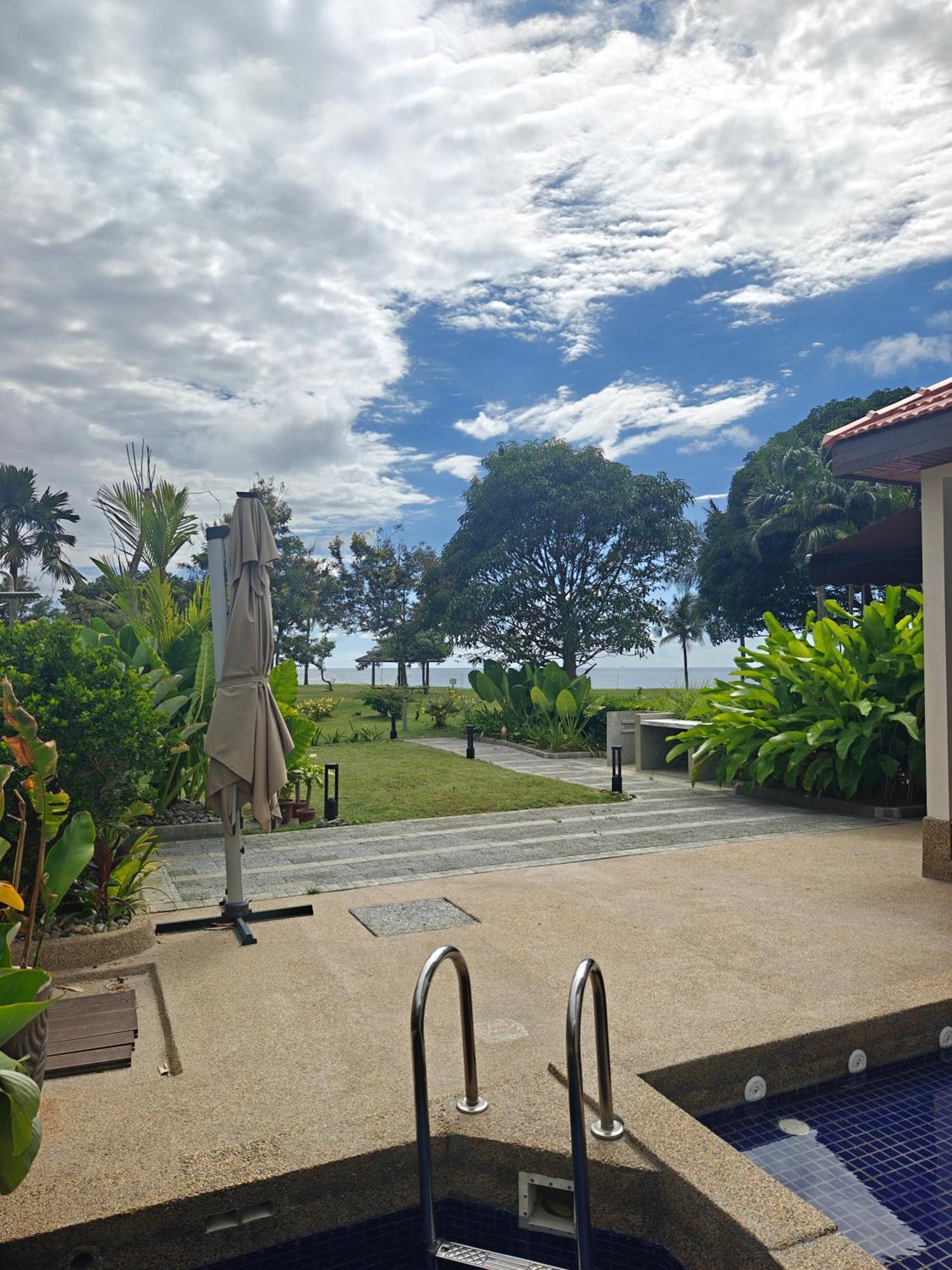 Sabah Beach Villas&Suites Kota Kinabalu Exterior foto