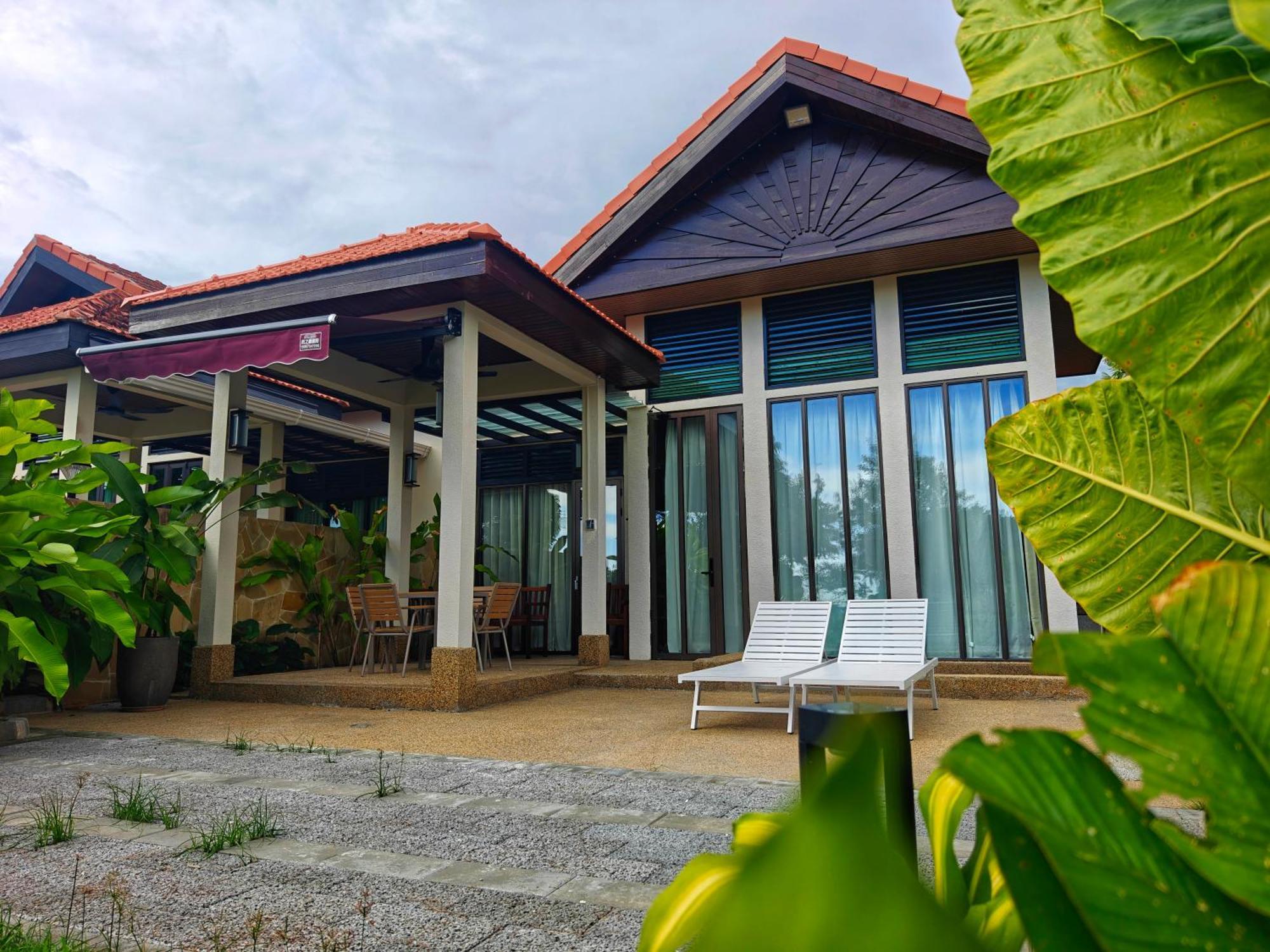 Sabah Beach Villas&Suites Kota Kinabalu Exterior foto
