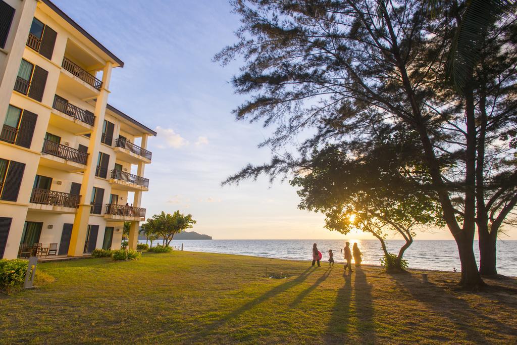 Sabah Beach Villas&Suites Kota Kinabalu Exterior foto